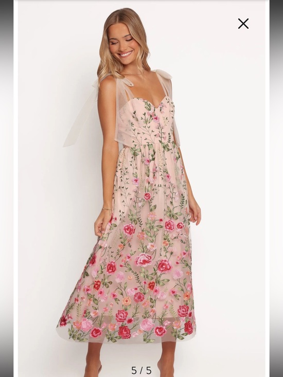 Petal & Pup Dresses & Skirts - NWT Petal & Pup Mirabel Floral Embroidered Midi Dress Size Small